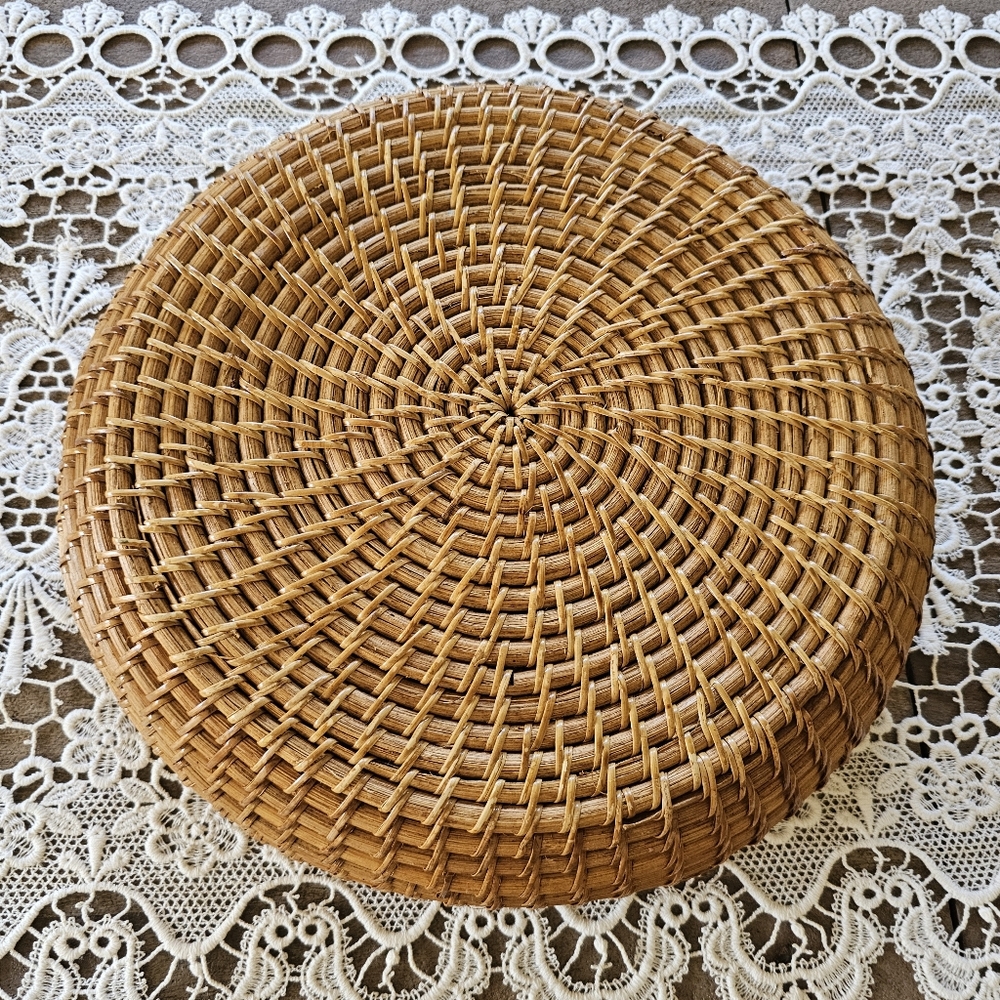 Brown Round Rattan Woven Basket Serving Bowl in Chip 'N Dip Shape Charcuterie - Picture 4 of 9